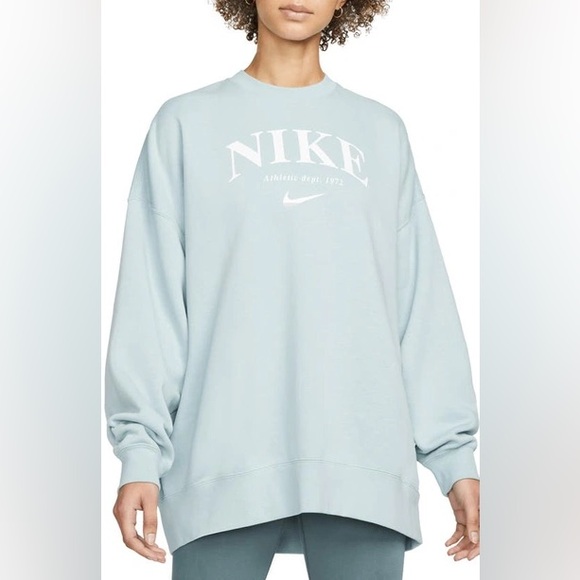Nike Sportswear Essentials Oversized Sweatshirt & Shorts Set - Ocean Cube - Picture 2 of 10